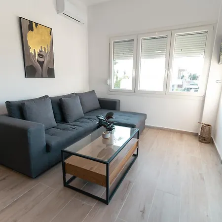 Apartment Laura By The Sea *