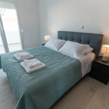 アパート Laura By The Sea ランピ