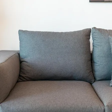 Laura By The Sea ランピ