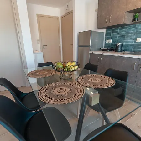 Laura By The Sea Apartman Lámbi