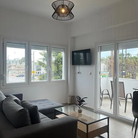 Laura By The Sea * Lámbi